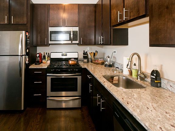 2nd image of 1604 W Berwyn Ave APT 3