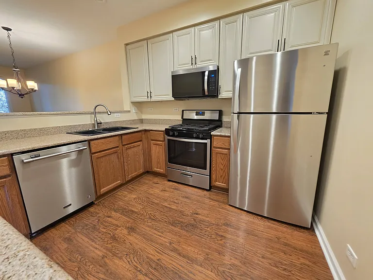 3045 Kentshire Cir — Photo 5