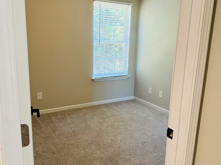 208 Oak Grove Way — Photo 35