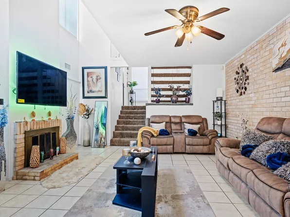 1324 El Camino Real, Euless, TX 76040