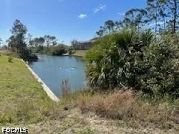 1720 Jacaranda Pkwy W, Cape Coral, FL 33993
