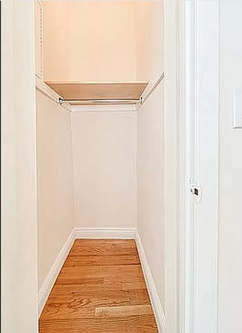 Building Photo - 230 E 25th St #4F