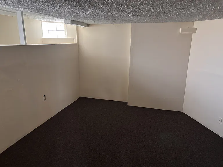 2752 N 47th Ave — Photo 15
