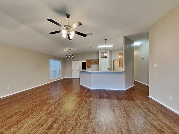 5th image of 629 Saint Eric Dr