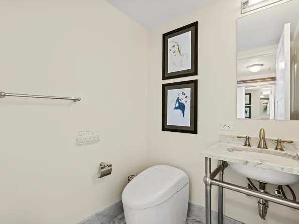 425 5th Avenue image 9 of 18