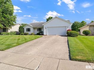 1124 Old Crows Way, Springfield, IL 62712