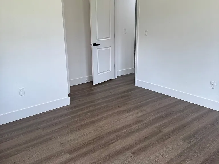 23012 Seneca Ave #2 — Photo 11