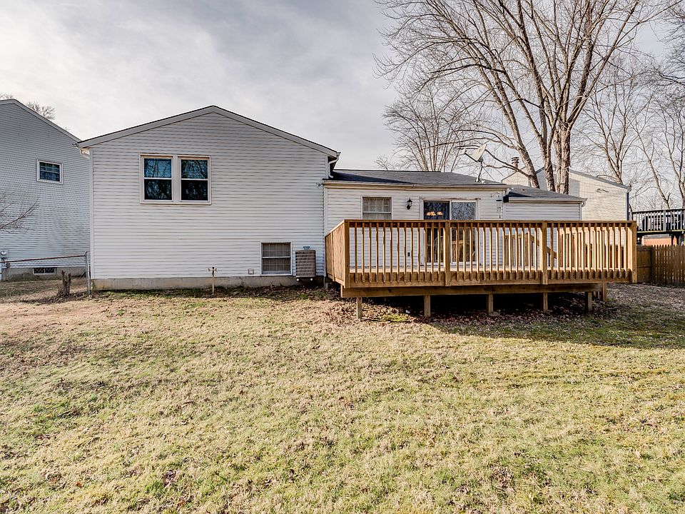2nd image of 60 Beech Cir