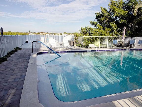 5th image of 1847 Shore Dr S APT 307