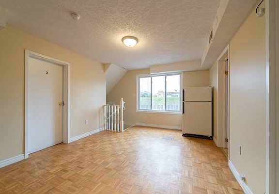 4th image of 331 Spruce St #D