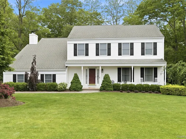 21 Tallmadge Trail, Miller Place, NY 11764