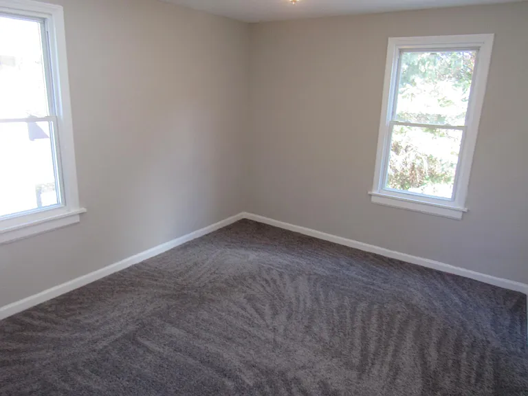 320 Zeller Ave — Photo 12