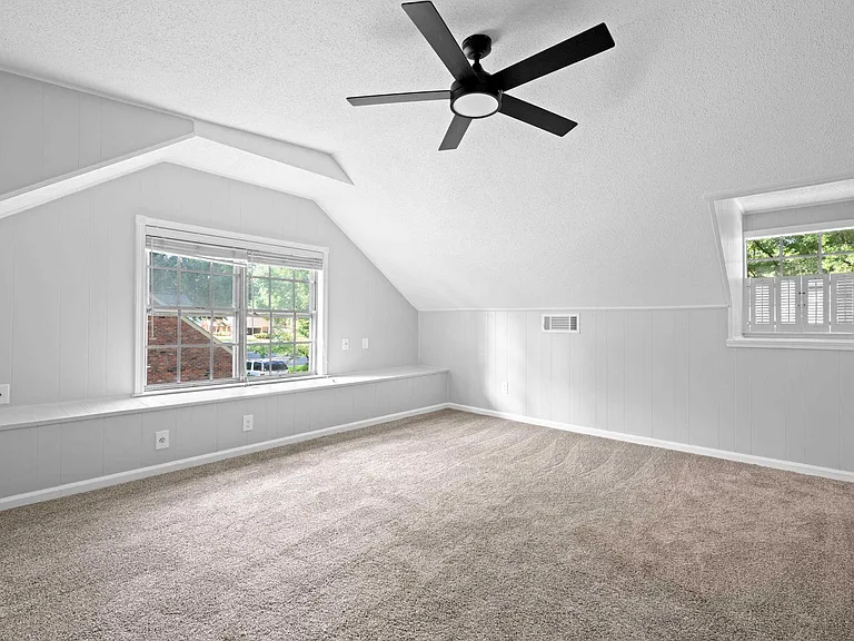 1539 Brookside Dr — Photo 16