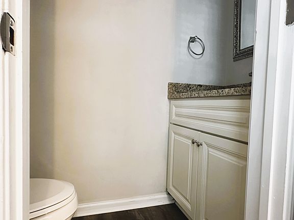 5th image of 5645 Parish Ln APT B