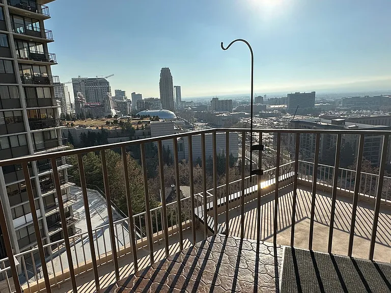 245 N Vine St #901 — Photo 37
