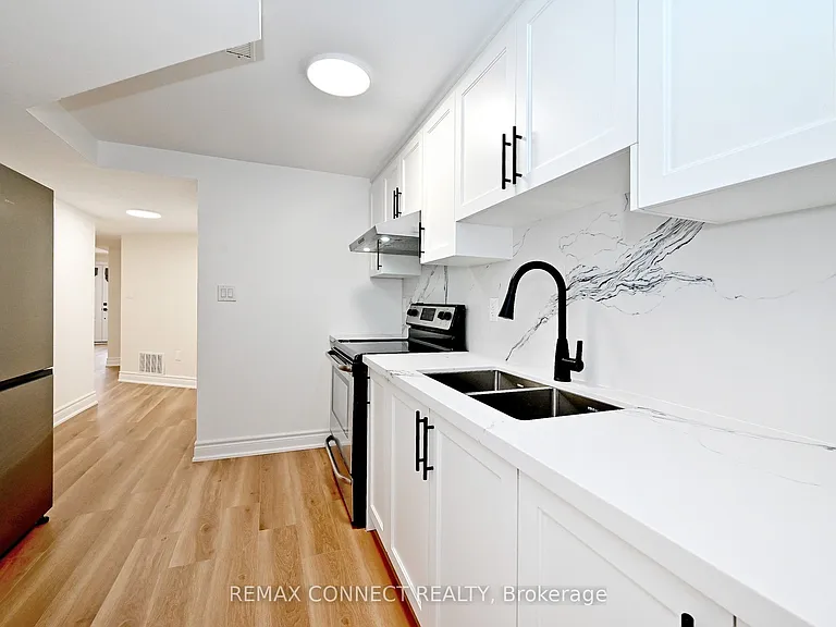 1788 Shelburne St — Photo 15