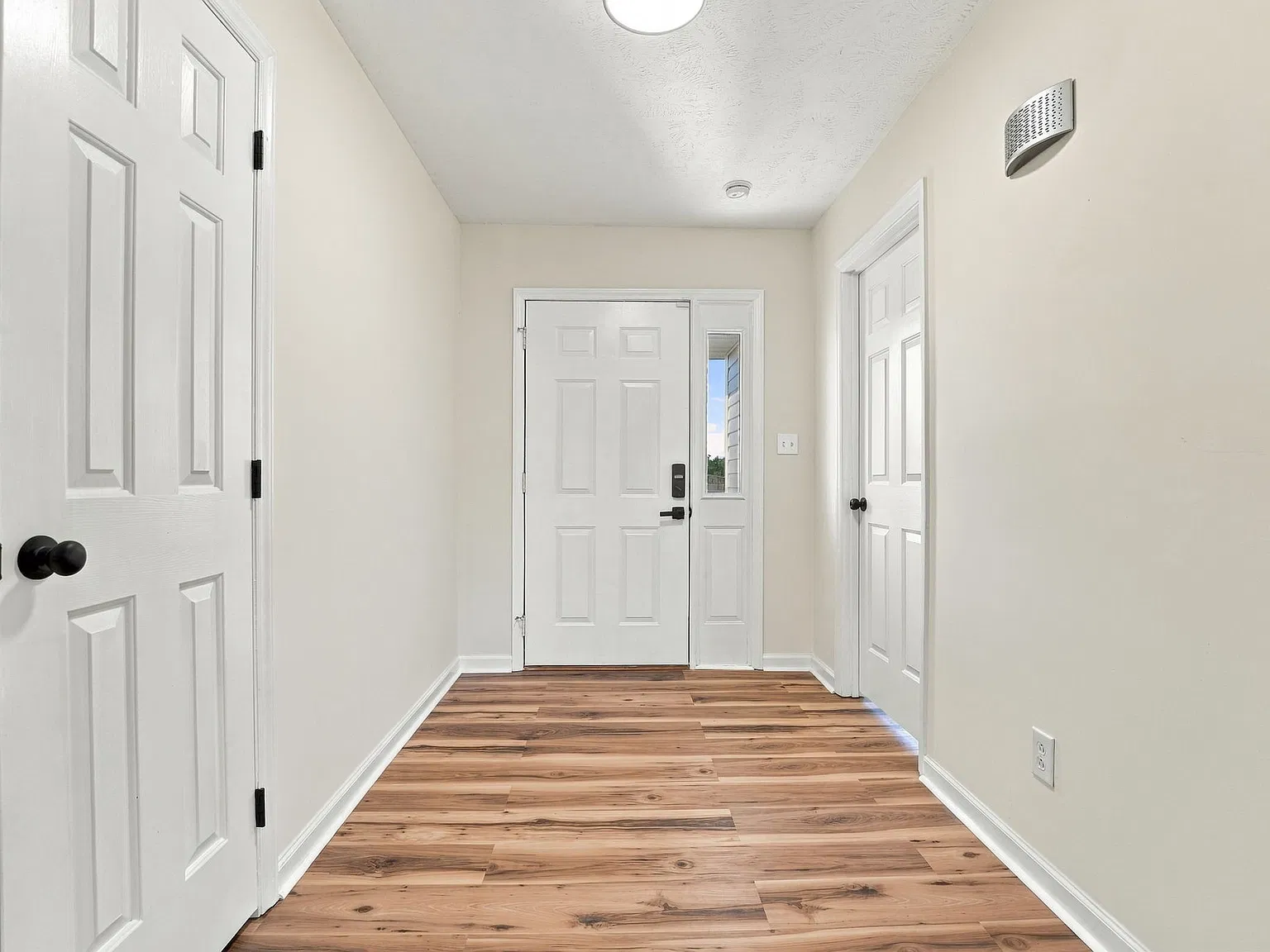 3 bed, 1286 sqft, $1,985 — Photo 4