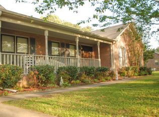 393 Quailwood Ln, Decatur, AL 35603