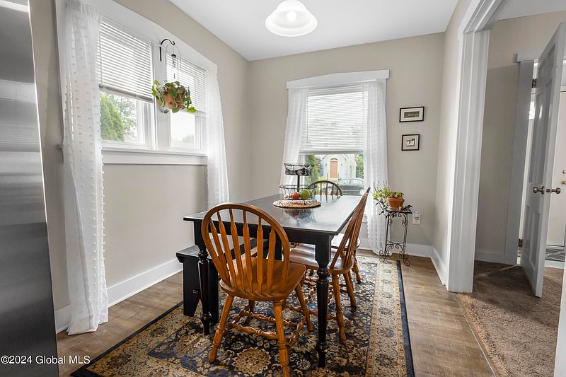 4th image of 216 Alexander Avenue