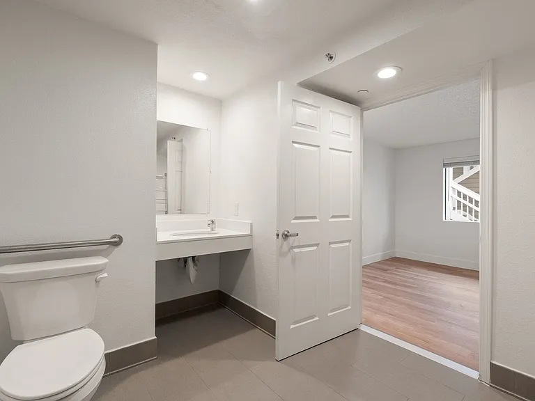 AVIA Lofts on Parkway — Photo 61
