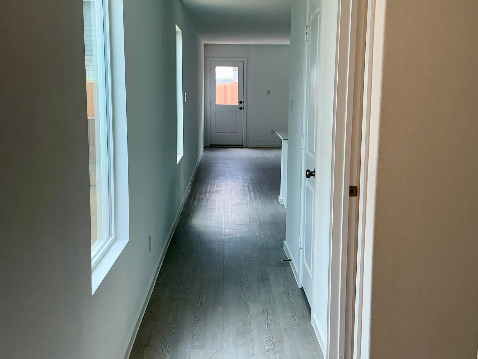 4 bed, 2.5 bath, 1535 sqft, $1,400 — Photo 3