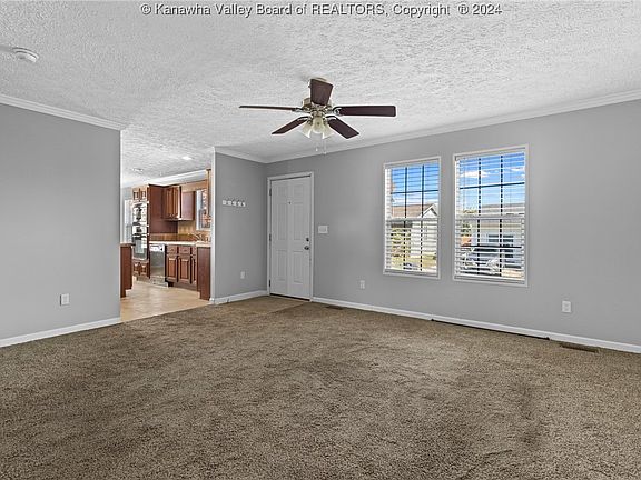 4th image of 121 Martin Dr