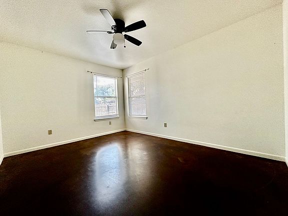 5th image of 327 Patriot St