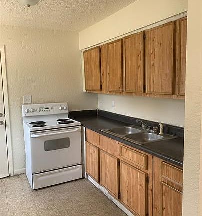 3rd image of 400 Terry St