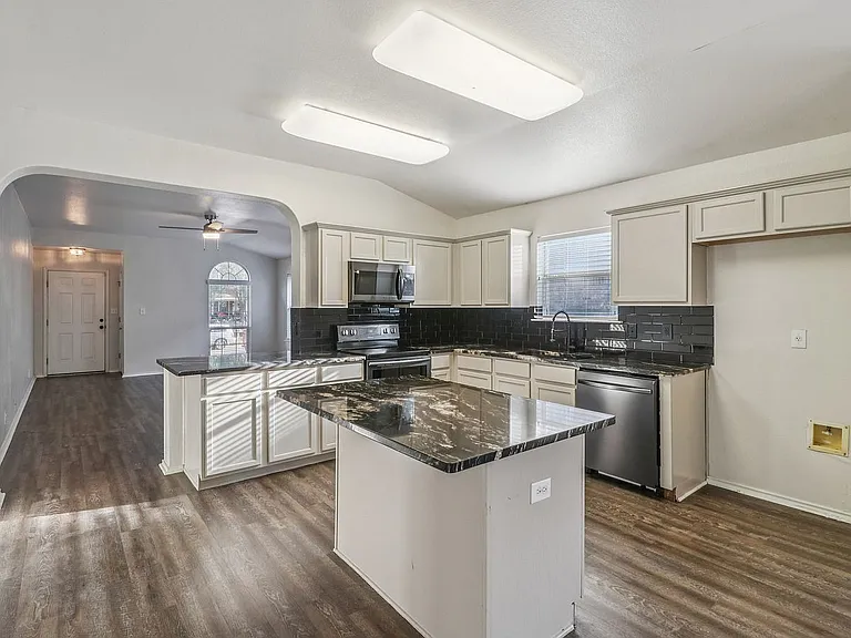 4119 Chinkapin Oak — Photo 9