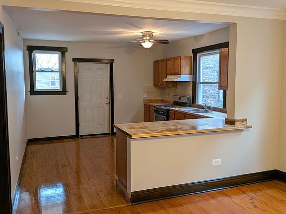 5th image of 6029 S Fairfield Ave #2