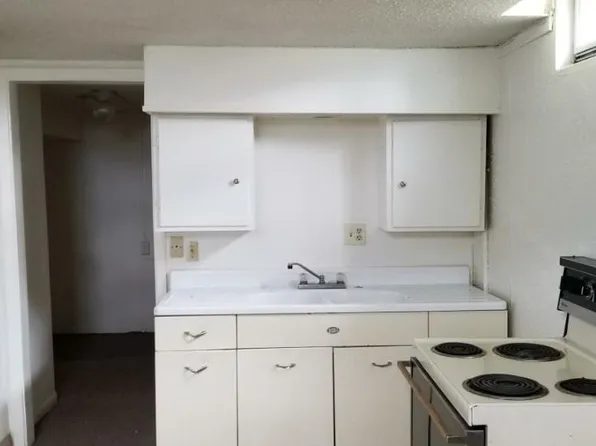 1216 Beverly St APT B, Emporia, KS 66801