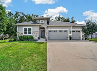 2848 Prairie Rose Dr, Norwalk, IA 50211