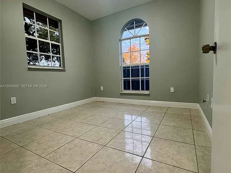 601 NW 97th St — Photo 7