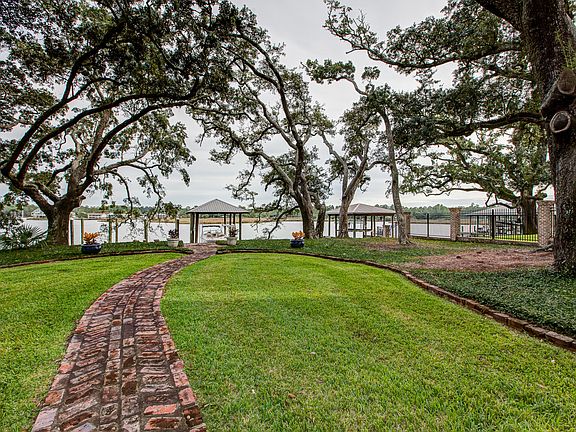 5th image of 10817 Waterside Dr