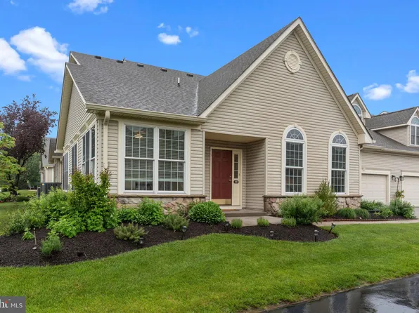 614 Bellflower Rd, Langhorne, PA 19047