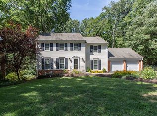 11824 Hunting Ridge Ct, Potomac, MD 20854
