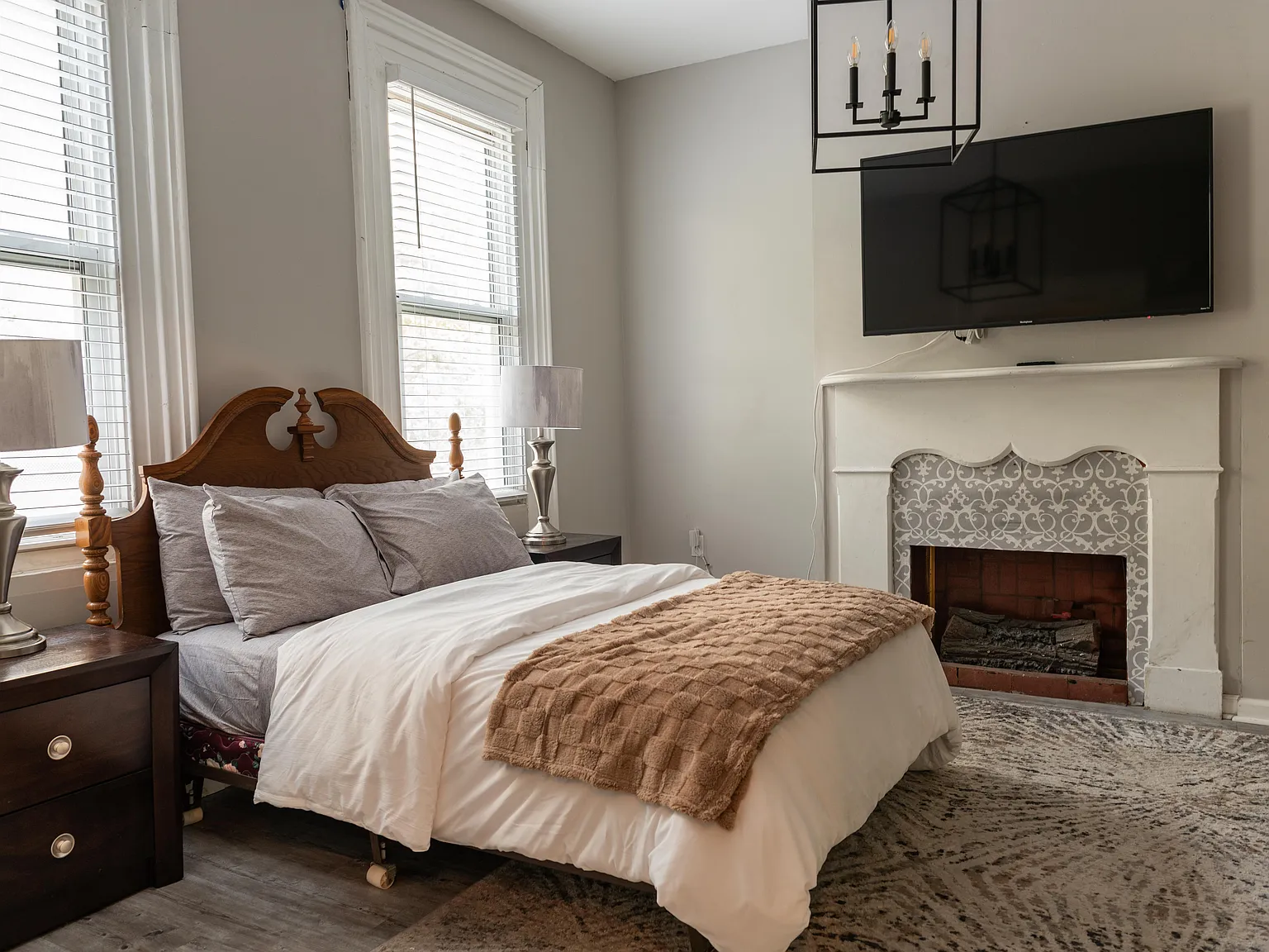 3 bed, 1350 sqft, $1,950 — Photo 2