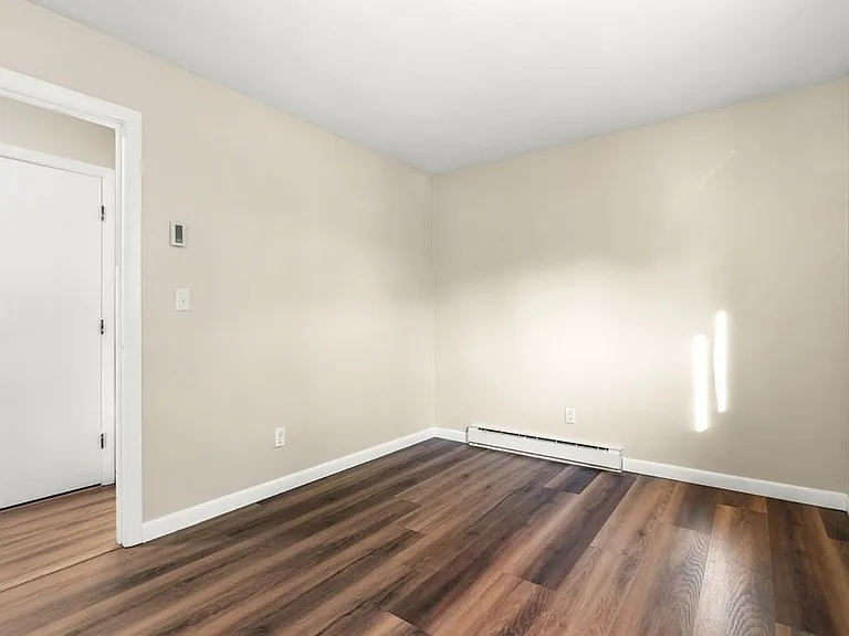87 Cedar St #5 — Photo 6
