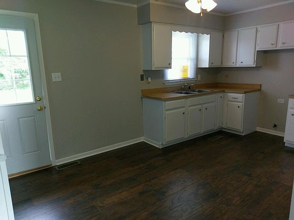 Large eat in kitchen