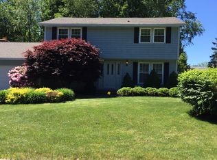 3932 Pawnee Dr, Liverpool, NY 13090