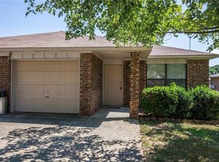 5905 Sara St #B, Fayetteville, AR 72704