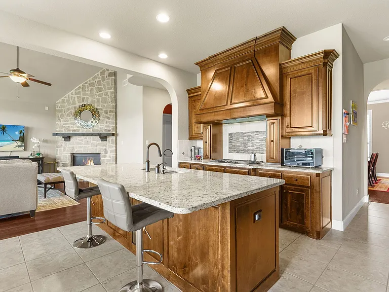 Entertaining flow from the kitchen to the family room or formal dining room. Washer & dryer included in the sale too.