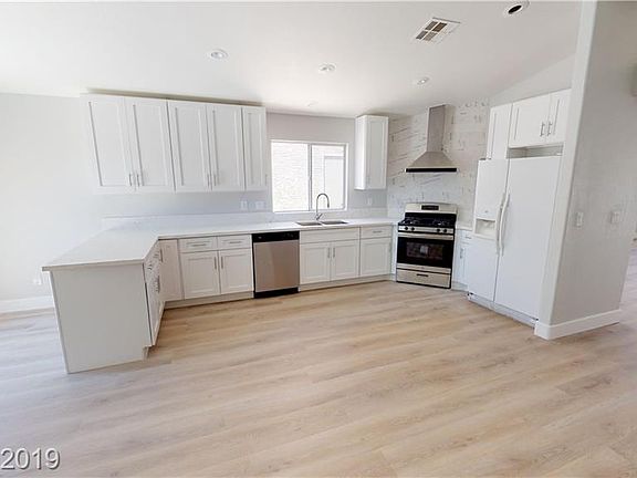 5th image of 1043 Menands Ave