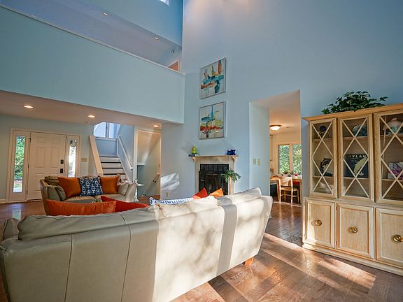 2-Story Living Room!