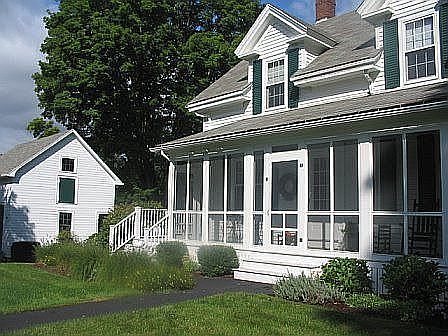 Beautiful 1890's Farmhouse in Peaceful Country Setting