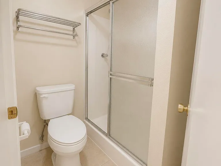 1927 E Hampton Ave #203 — Photo 12