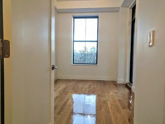 Rented by Tapiro Realty | media 24