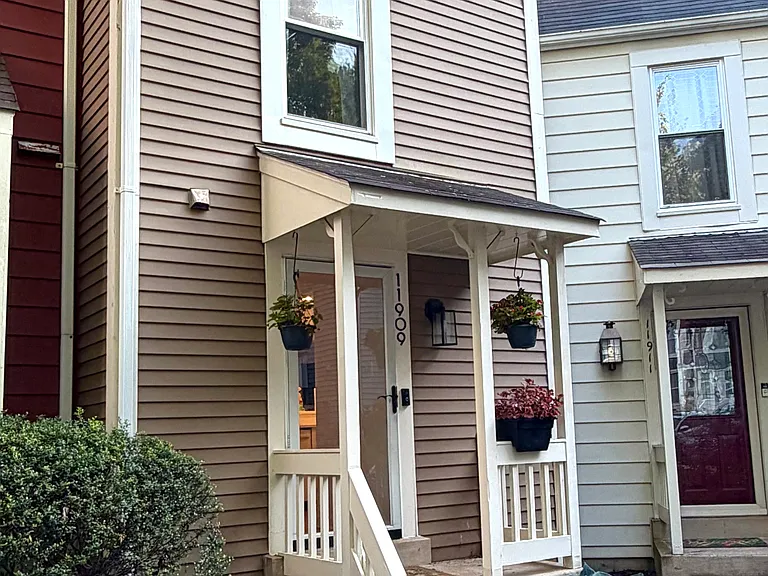11909 Crosswind Ct — Photo 1