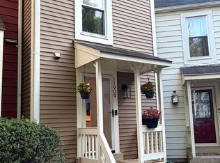 11909 Crosswind Ct, Reston, VA 20194