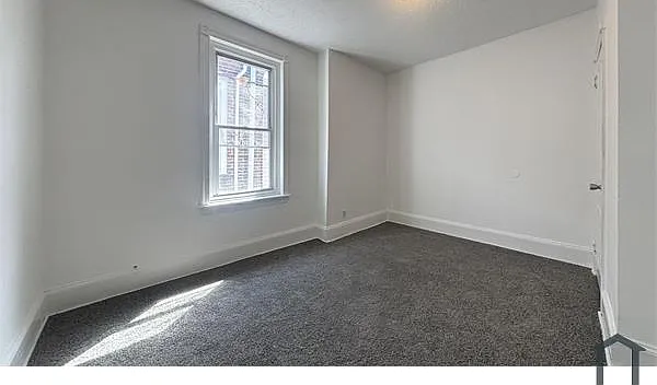 3 bed, 1060 sqft, $1,375 — Photo 4
